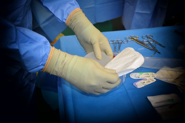 breast implantation surgery